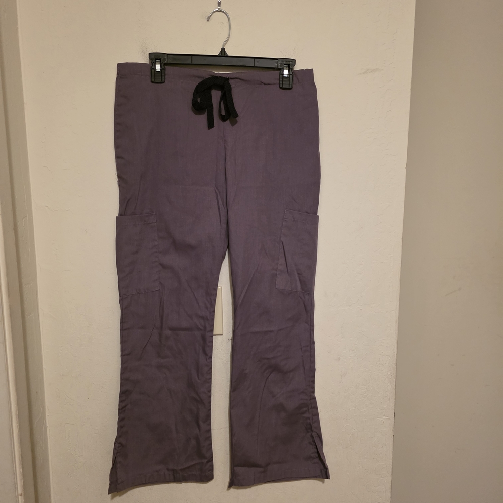 Fashion Seal Healthcare Purple Scrubs Lots Of Pockets Size XS - P